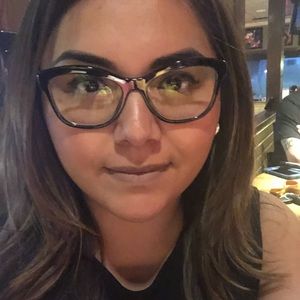 Meet your Posher, Isabel